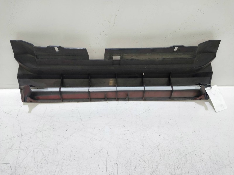 Recambio de rejilla delantera para austin rover montego 2.0 referencia OEM IAM   