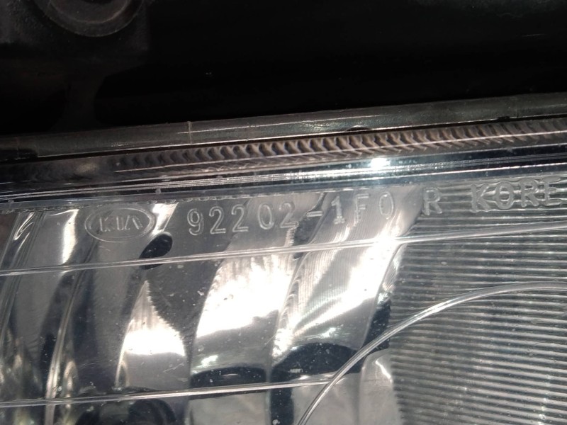 Recambio de faro antiniebla derecho para kia sportage ex referencia OEM IAM 922021F0  