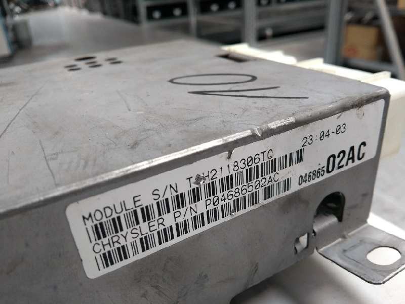 Recambio de caja reles / fusibles para chrysler voyager (gs) 2.5 turbodiesel referencia OEM IAM P04686502AC  