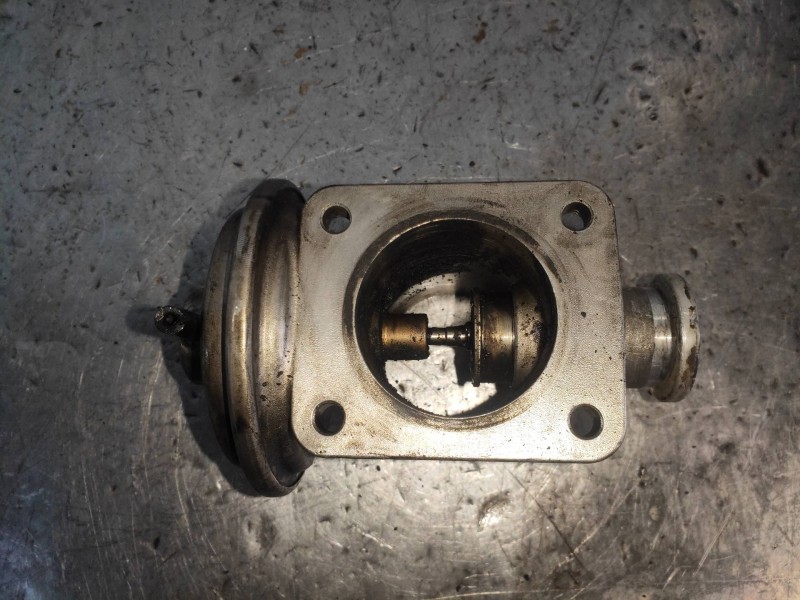 Recambio de valvula egr para opel omega b executive berlina referencia OEM IAM   