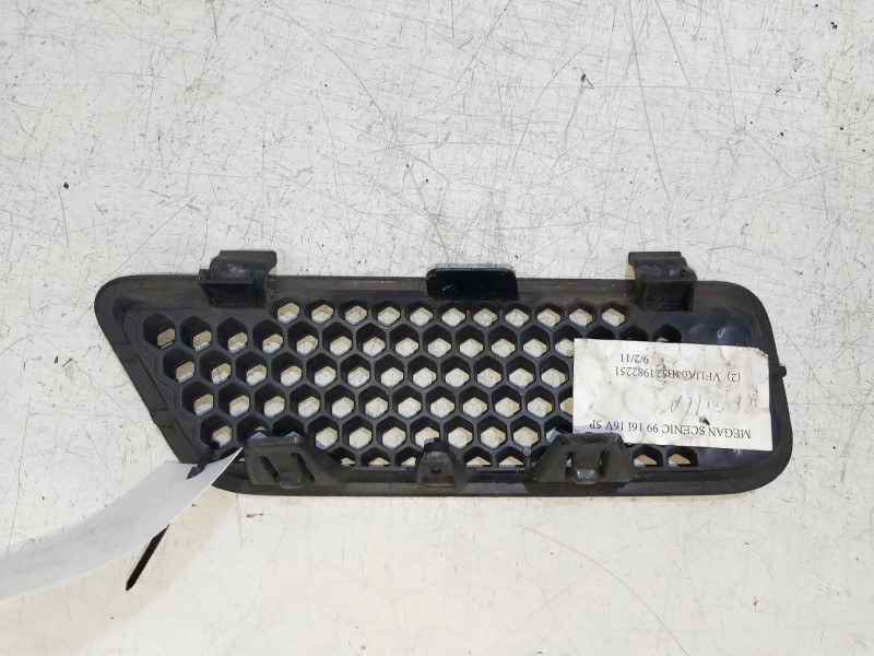 Recambio de rejilla delantera para renault megane i scenic (ja0) 1.6 referencia OEM IAM   