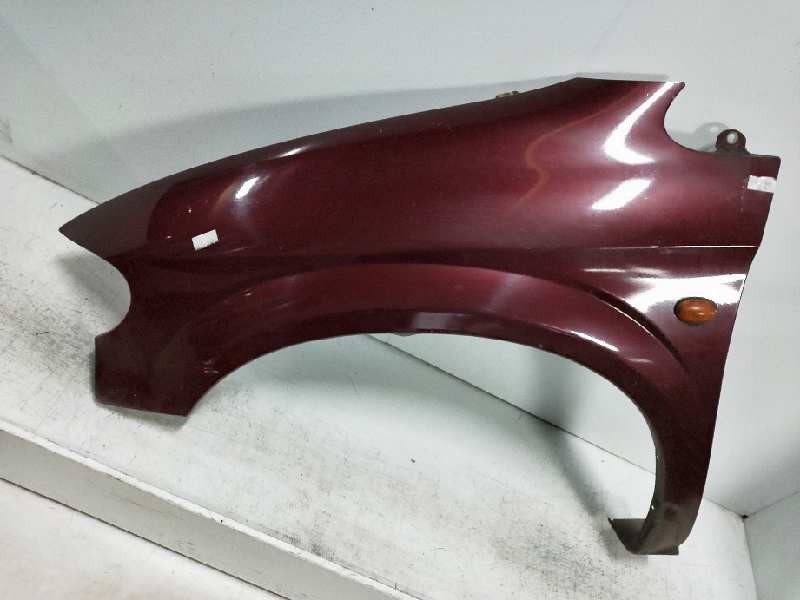 Recambio de aleta delantera izquierda para chrysler voyager (rg) 2.4 cat referencia OEM IAM   