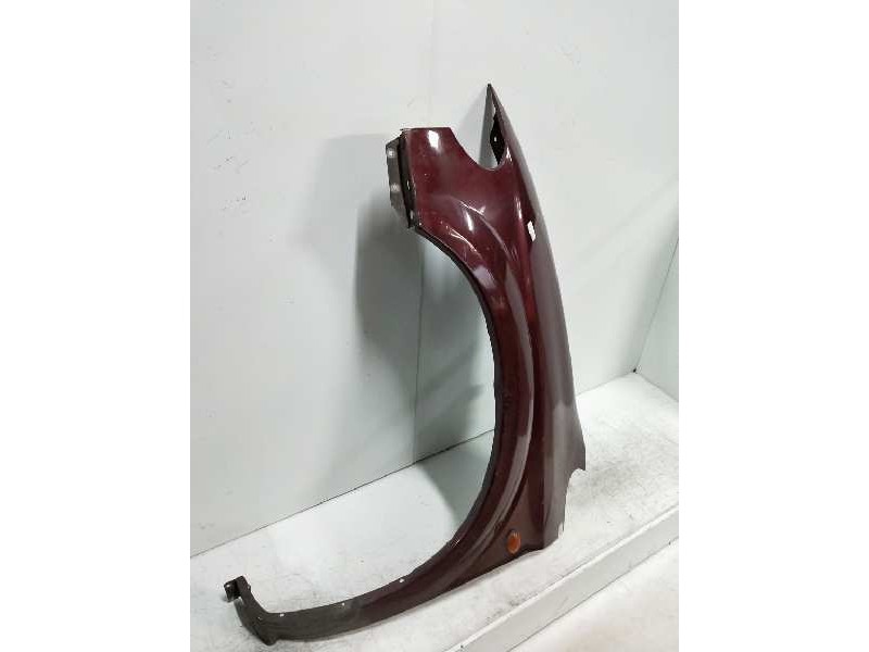 Recambio de aleta delantera izquierda para chrysler voyager (rg) 2.4 cat referencia OEM IAM   