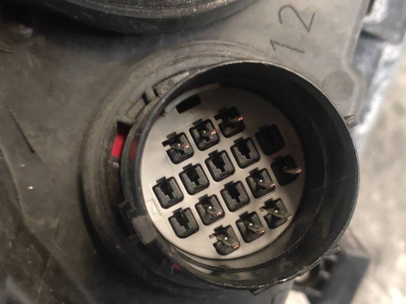 Recambio de faro izquierdo para land rover freelander (lr2) td4 e referencia OEM IAM BH5213W030BA  