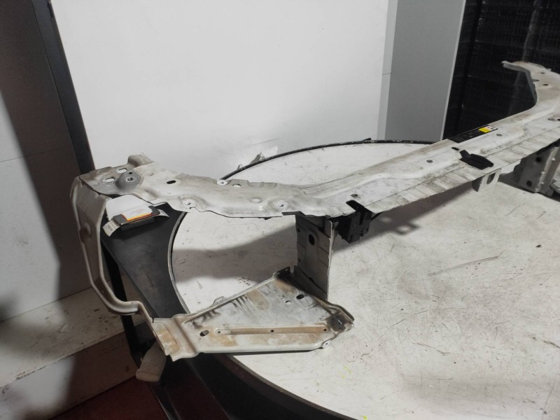 Recambio de panel frontal para land rover freelander (lr2) td4 e referencia OEM IAM   