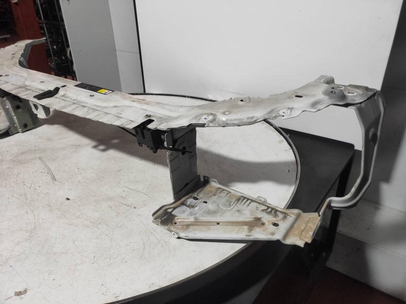 Recambio de panel frontal para land rover freelander (lr2) td4 e referencia OEM IAM   