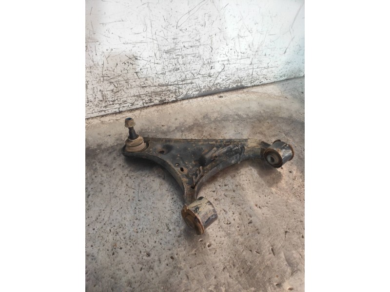 Recambio de brazo suspension superior delantero izquierdo para land rover discovery v6 td s referencia OEM IAM   