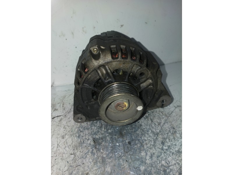 Recambio de alternador para ford fiesta berlina (dx) ambiente referencia OEM IAM 0123310054 BOSCH 