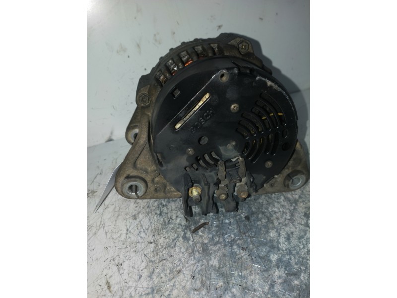 Recambio de alternador para ford fiesta berlina (dx) ambiente referencia OEM IAM 0123310054 BOSCH 