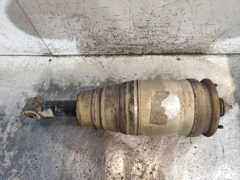 Recambio de amortiguador trasero derecho para land rover discovery v6 td s referencia OEM IAM RPD500880 22241481 