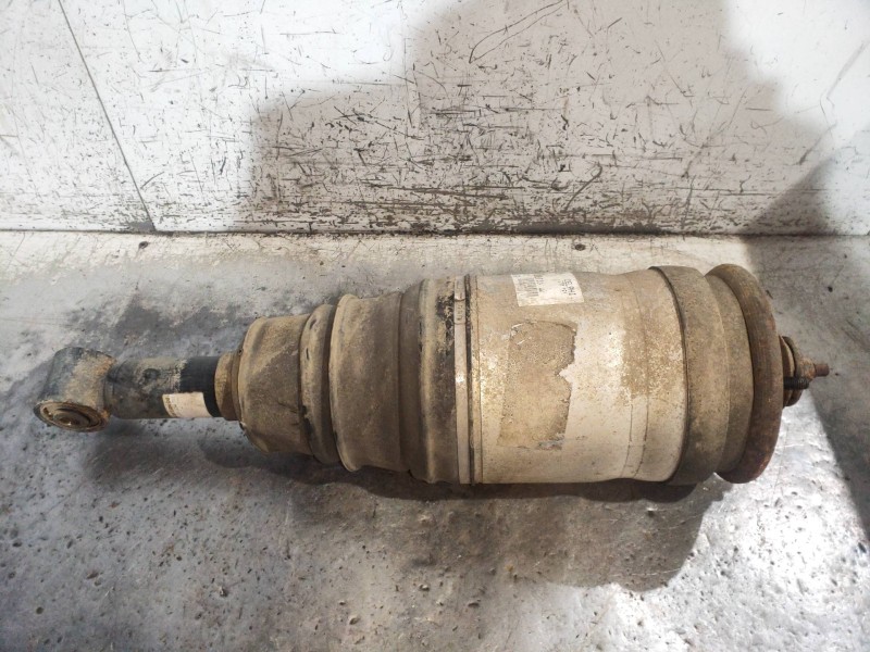 Recambio de amortiguador trasero izquierdo para land rover discovery v6 td s referencia OEM IAM RPD500880 22241481 