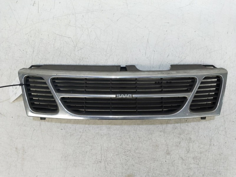 Recambio de rejilla delantera para saab 900 coupé 2.0 cat referencia OEM IAM   