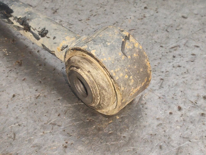 Recambio de tirante trasero izquierdo para land rover discovery v6 td s referencia OEM IAM   