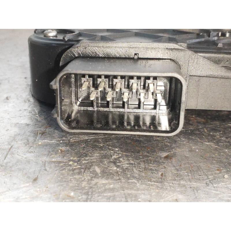 Recambio de motor cierre centralizado trasero derecho para land rover discovery v6 td s referencia OEM IAM 7H5A26412AA  