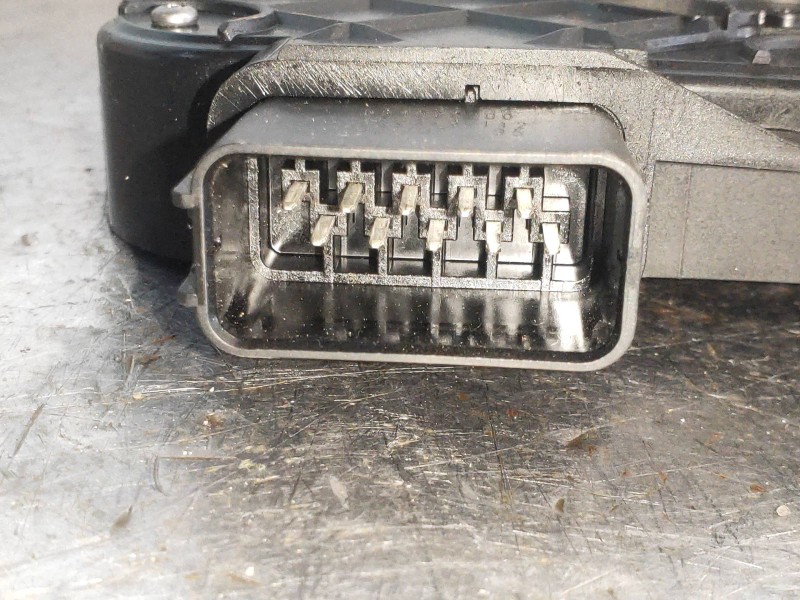 Recambio de motor cierre centralizado trasero derecho para land rover discovery v6 td s referencia OEM IAM 7H5A26412AA  