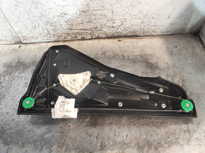 Recambio de elevalunas trasero izquierdo para land rover discovery v6 td s referencia OEM IAM 994486106  