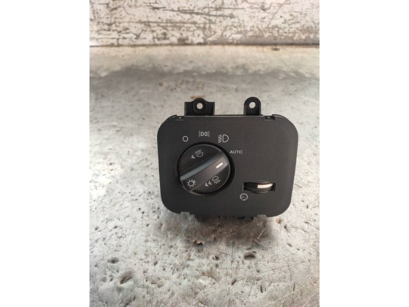 Recambio de mando luces para land rover discovery v6 td s referencia OEM IAM YUD501480PVJ  