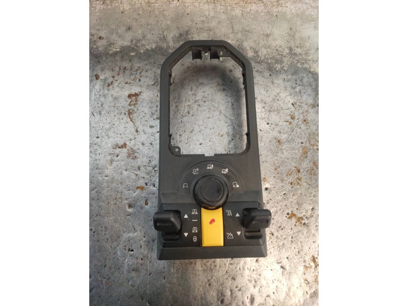 Recambio de mando multifuncion para land rover discovery v6 td s referencia OEM IAM YUD501590WUX  