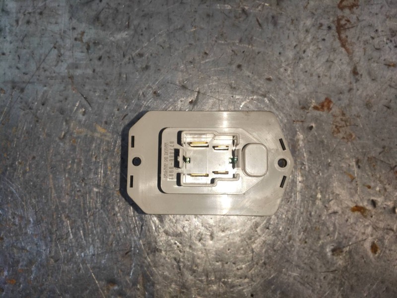 Recambio de resistencia calefaccion para land rover discovery v6 td s referencia OEM IAM 0778000901  