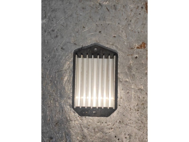 Recambio de resistencia calefaccion para land rover discovery v6 td s referencia OEM IAM 0778000901  