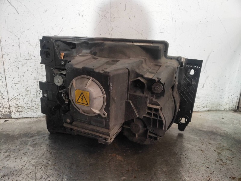 Recambio de faro izquierdo para land rover discovery v6 td s referencia OEM IAM XBC500412  