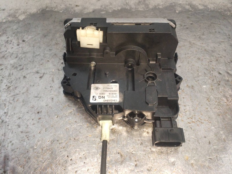 Recambio de motor cierre centralizado delantero derecho para opel corsa e design line referencia OEM IAM 13431840  