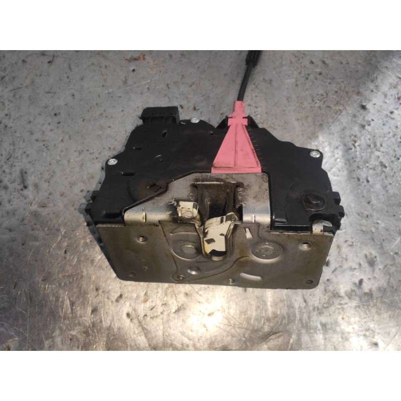 Recambio de motor cierre centralizado trasero izquierdo para opel corsa e design line referencia OEM IAM 13431842  
