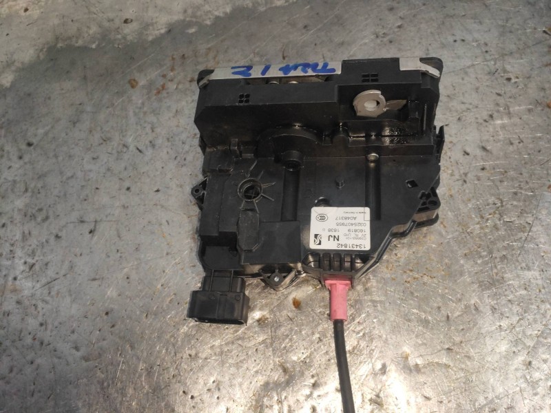 Recambio de motor cierre centralizado trasero izquierdo para opel corsa e design line referencia OEM IAM 13431842  
