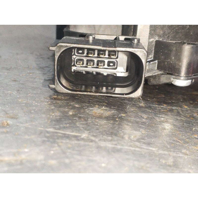 Recambio de motor cierre centralizado trasero izquierdo para opel corsa e design line referencia OEM IAM 13431842  