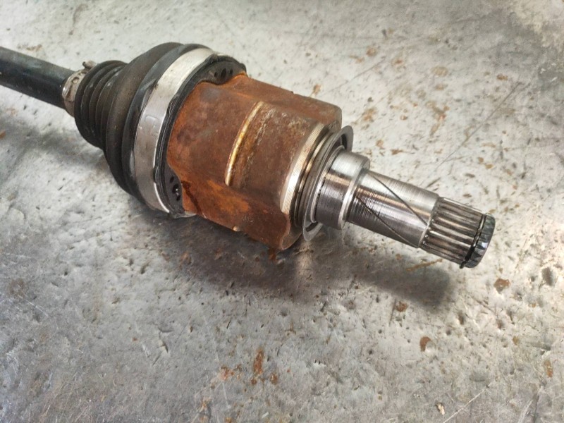 Recambio de transmision delantera izquierda para opel corsa e design line referencia OEM IAM 13149830  