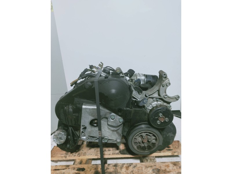 Recambio de motor completo para volkswagen polo berlina (6n2) conceptline referencia OEM IAM AGD 024856 BOSCH