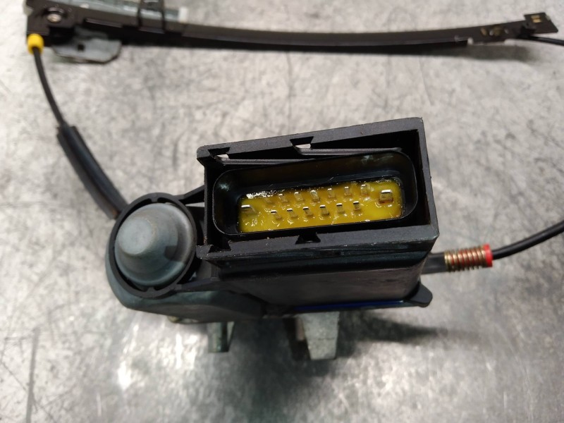 Recambio de elevalunas trasero derecho para volkswagen passat berlina (3a2) cl referencia OEM IAM 3A0959812 3A0959810 