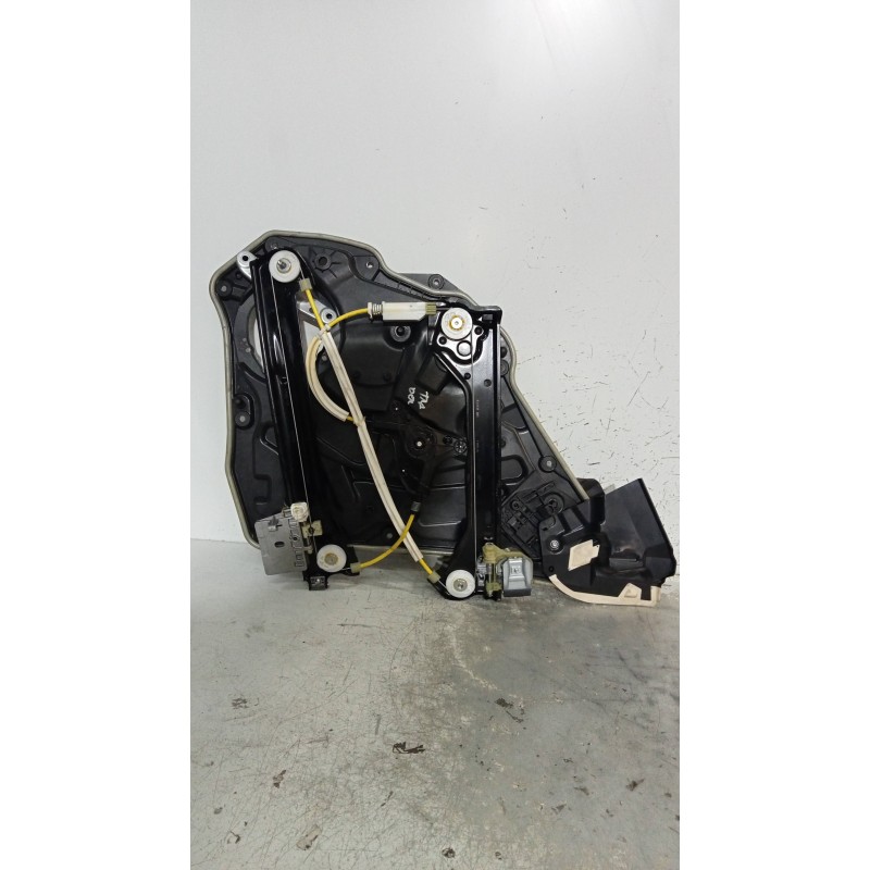 Recambio de elevalunas trasero derecho para mercedes clase cla (w117) cla 220 cdi edition 1 (117.303) referencia OEM IAM A204760