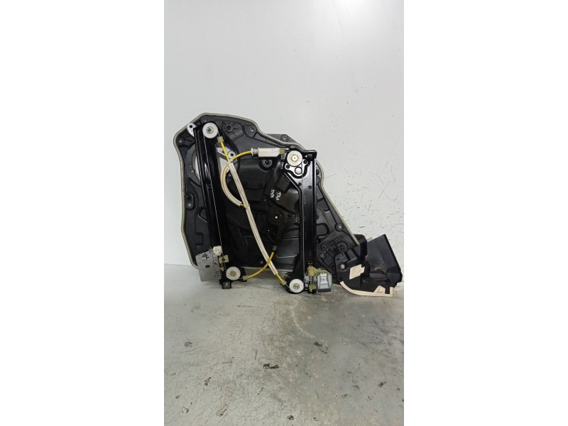 Recambio de elevalunas trasero derecho para mercedes clase cla (w117) cla 220 cdi edition 1 (117.303) referencia OEM IAM A204760