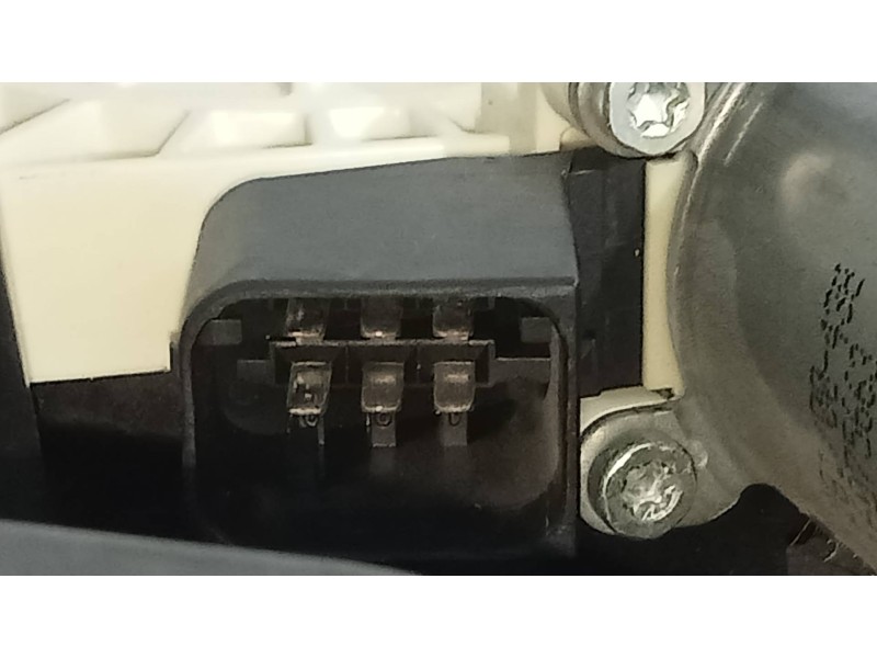 Recambio de elevalunas trasero izquierdo para mercedes clase cla (w117) cla 220 cdi edition 1 (117.303) referencia OEM IAM A2047