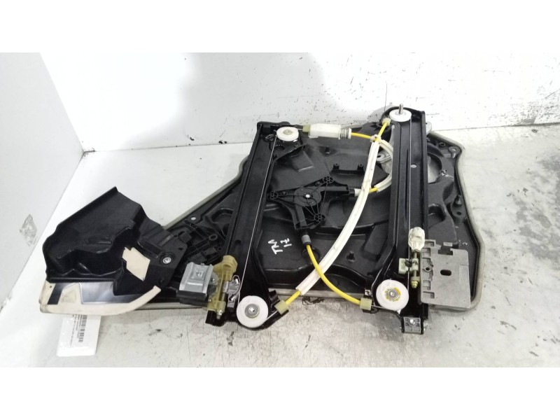 Recambio de elevalunas trasero izquierdo para mercedes clase cla (w117) cla 220 cdi edition 1 (117.303) referencia OEM IAM A2047