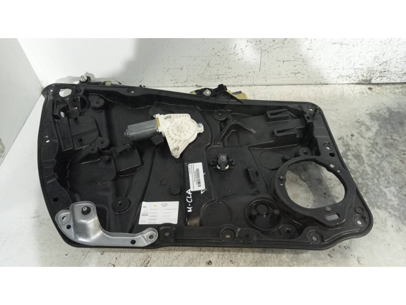 Recambio de elevalunas delantero izquierdo para mercedes clase cla (w117) cla 220 cdi edition 1 (117.303) referencia OEM IAM A20