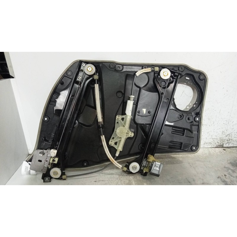 Recambio de elevalunas delantero izquierdo para mercedes clase cla (w117) cla 220 cdi edition 1 (117.303) referencia OEM IAM A20 Recambio de elevalunas delantero izquierdo para mercedes clase cla (w117) cla 220 cdi edition 1 (117.303) referencia OEM IAM A20