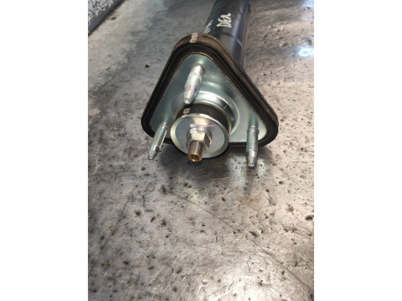 Recambio de amortiguador trasero derecho para lexus is 300h referencia OEM IAM 4853053421  