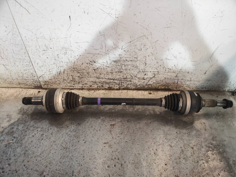 Recambio de transmision trasera derecha para lexus is 300h referencia OEM IAM 4233053040  