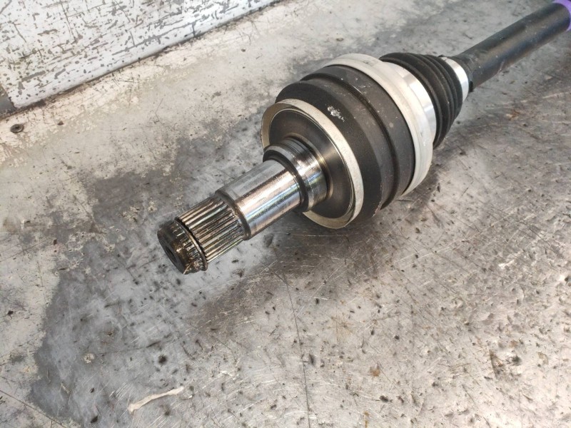 Recambio de transmision trasera izquierda para lexus is 300h referencia OEM IAM 4234053040  