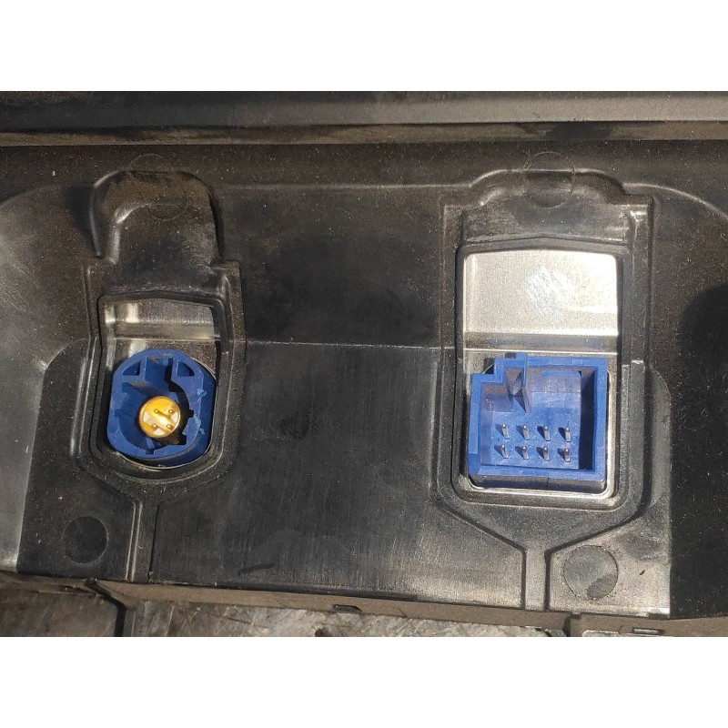 Recambio de pantalla multifuncion para mercedes clase c (w205) lim. c 200 cgi (205.042) referencia OEM IAM 0263701254 A205900411 Recambio de pantalla multifuncion para mercedes clase c (w205) lim. c 200 cgi (205.042) referencia OEM IAM 0263701254 A205900411