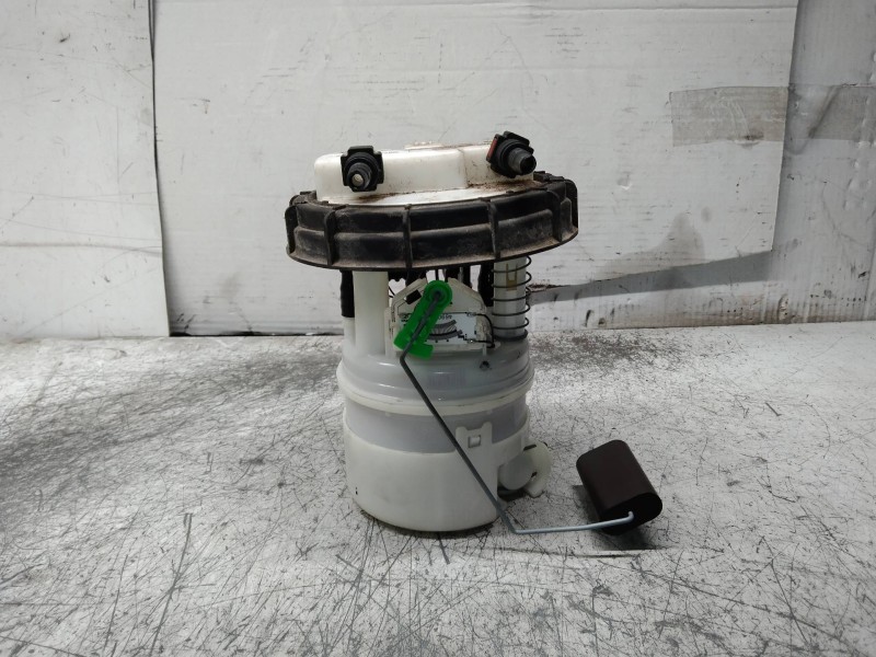 Recambio de bomba combustible para dacia sandero 0.9 tce cat referencia OEM IAM 172021904R 0974752990003 