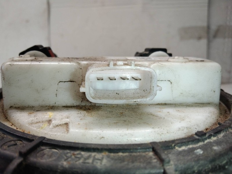 Recambio de bomba combustible para dacia sandero 0.9 tce cat referencia OEM IAM 172021904R 0974752990003 