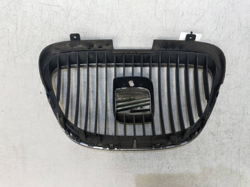 Recambio de rejilla delantera para seat altea (5p1) reference referencia OEM IAM   
