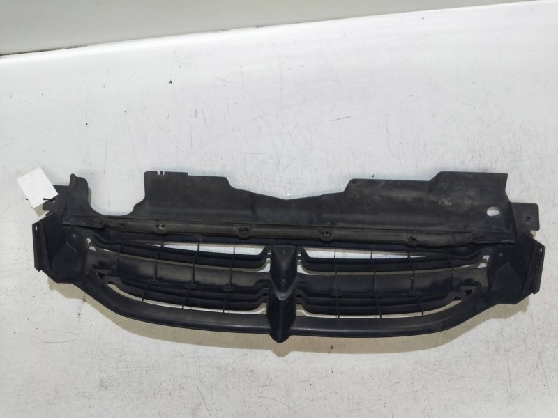 Recambio de rejilla delantera para chrysler voyager (gs) referencia OEM IAM   
