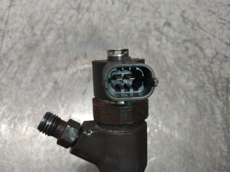 Recambio de inyector para suzuki swift berlina (mz) gl (3-ptas.) referencia OEM IAM 0445110083  