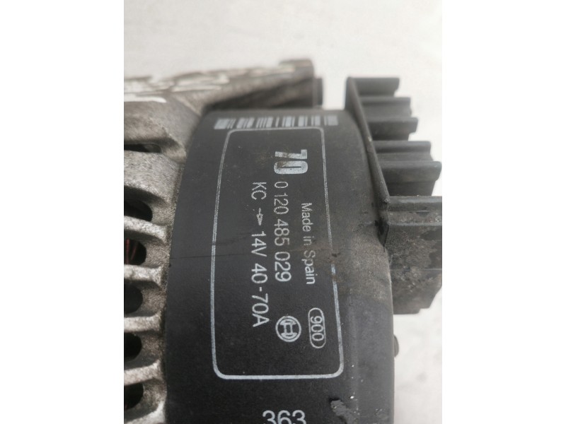 Recambio de alternador para ford fiesta berl./courier surf referencia OEM IAM 0120485029 BOSCH 