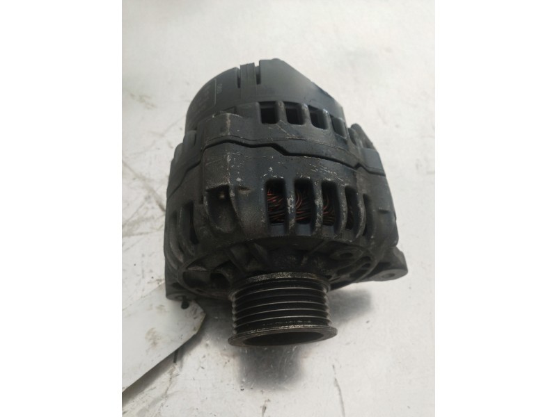 Recambio de alternador para ford fiesta berlina (dx) básico referencia OEM IAM 0123310054 BOSCH 