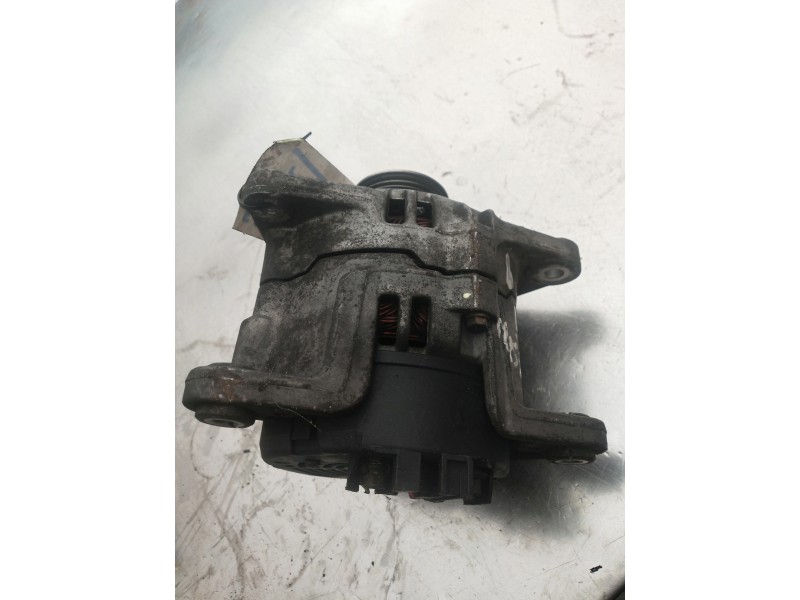 Recambio de alternador para ford fiesta berlina (dx) básico referencia OEM IAM 0123310054 BOSCH 